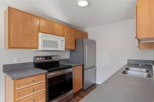 697 NE 162nd Ave, Portland, OR 97230 - Photo 15