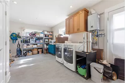 7100 SE Harrison Ct, Portland, OR 97215 - Photo 41