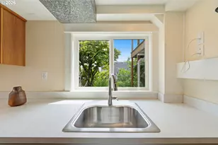 7100 SE Harrison Ct, Portland, OR 97215 - Photo 27