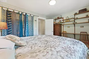 7100 SE Harrison Ct, Portland, OR 97215 - Photo 15