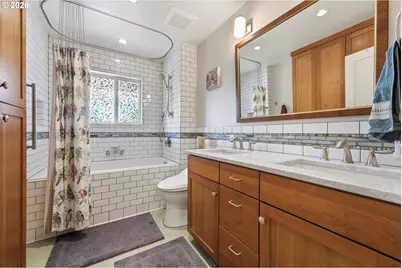 7100 SE Harrison Ct, Portland, OR 97215 - Photo 13