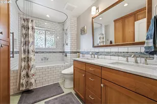 7100 SE Harrison Ct, Portland, OR 97215 - Photo 13