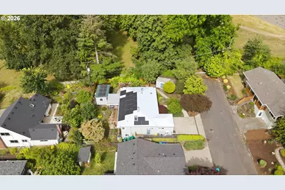 7100 SE Harrison Ct, Portland, OR 97215 - Photo 45