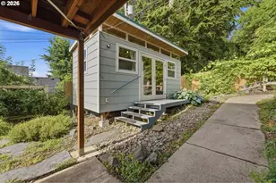 7100 SE Harrison Ct, Portland, OR 97215 - Photo 21