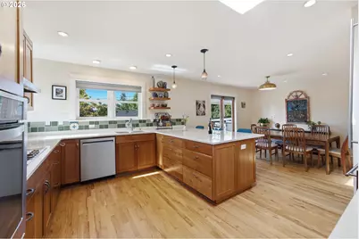 7100 SE Harrison Ct, Portland, OR 97215 - Photo 7