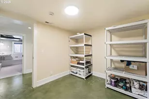 7100 SE Harrison Ct, Portland, OR 97215 - Photo 31