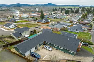 805 Queens Ave, Creswell, OR 97426 - Photo 33
