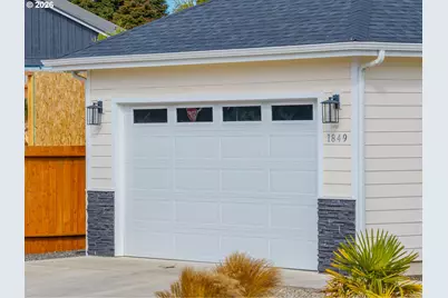 1849 Steelhead St, North Bend, OR 97459 - Photo 9