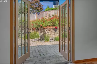 6013 SW Orchid Dr, Portland, OR 97219 - Photo 7