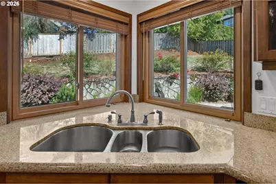 6013 SW Orchid Dr, Portland, OR 97219 - Photo 11