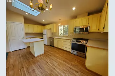 862 Autumn Ln, Glendale, OR 97442 - Photo 3