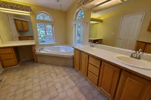 862 Autumn Ln, Glendale, OR 97442 - Photo 13