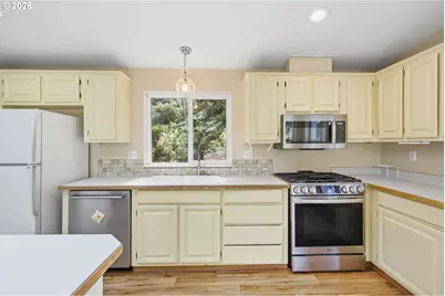 862 Autumn Ln, Glendale, OR 97442 - Photo 5