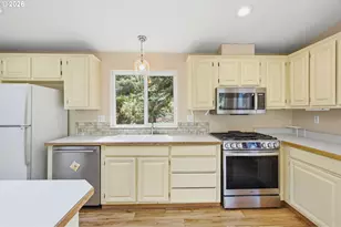862 Autumn Ln, Glendale, OR 97442 - Photo 5