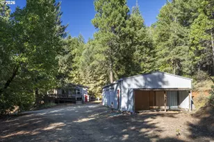 862 Autumn Ln, Glendale, OR 97442 - Photo 31