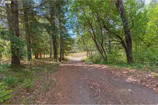 862 Autumn Ln, Glendale, OR 97442 - Photo 29