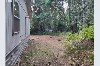 862 Autumn Ln, Glendale, OR 97442 - Photo 27
