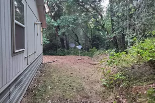 862 Autumn Ln, Glendale, OR 97442 - Photo 27