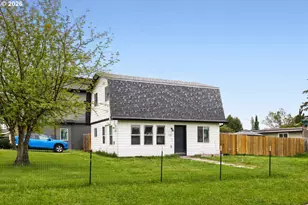 102 SE 3rd St, Battle Ground, WA 98604 - Photo 1