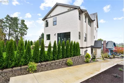 6008 SW 18th Dr, Portland, OR 97239 - Photo 1