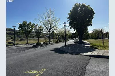 1400 Lone Pine Blvd, The Dalles, OR 97058 - Photo 5