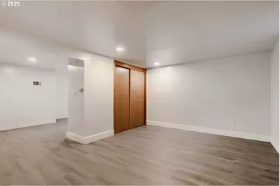 8807 NE Sacramento St, Portland, OR 97220 - Photo 21