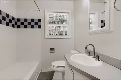 8807 NE Sacramento St, Portland, OR 97220 - Photo 19