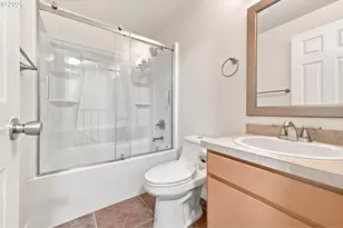 2211 E 32nd St, Vancouver, WA 98663 - Photo 13