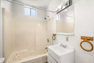 8935 SE Stanley Pl, Portland, OR 97206 - Photo 29