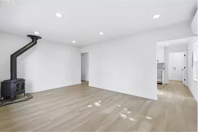 11641 NE Siskiyou St, Portland, OR 97220 - Photo 5