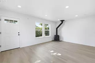 11641 NE Siskiyou St, Portland, OR 97220 - Photo 7