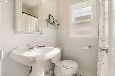 1553 E 2nd St, Newberg, OR 97132 - Photo 17