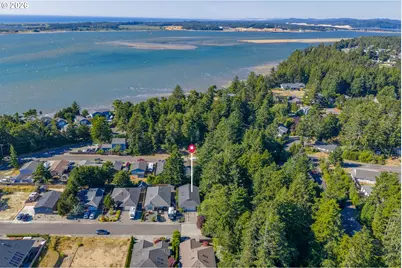 786 Edwards Ave, Coos Bay, OR 97420 - Photo 29