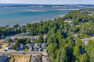 786 Edwards Ave, Coos Bay, OR 97420 - Photo 29