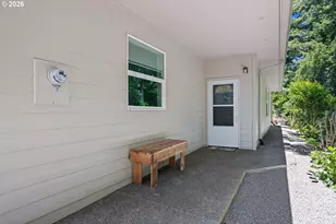 786 Edwards Ave, Coos Bay, OR 97420 - Photo 3
