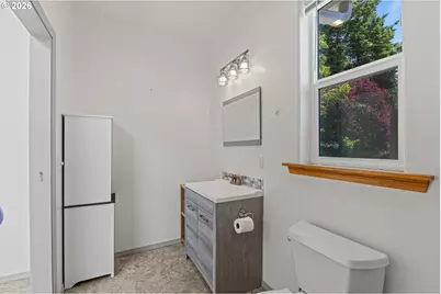 786 Edwards Ave, Coos Bay, OR 97420 - Photo 15