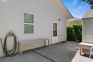 786 Edwards Ave, Coos Bay, OR 97420 - Photo 5