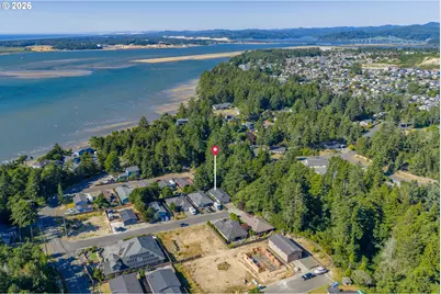 786 Edwards Ave, Coos Bay, OR 97420 - Photo 31