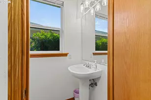 786 Edwards Ave, Coos Bay, OR 97420 - Photo 23