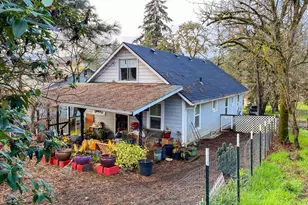 1747 SE Kane St, Roseburg, OR 97470 - Photo 17