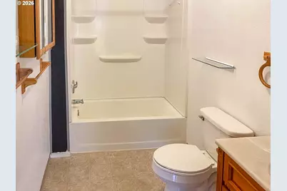 1747 SE Kane St, Roseburg, OR 97470 - Photo 9