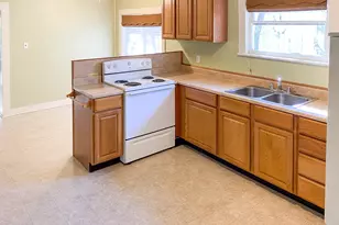 1747 SE Kane St, Roseburg, OR 97470 - Photo 5