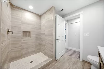 712 NE 195th Ave, Portland, OR 97230 - Photo 23