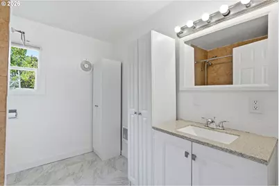 9201 SE 77th Ct, Portland, OR 97206 - Photo 13