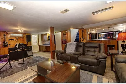 615 W 39th St, Vancouver, WA 98660 - Photo 17