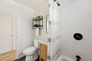 10140 N Hudson St, Portland, OR 97203 - Photo 23