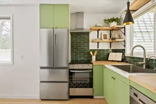 10140 N Hudson St, Portland, OR 97203 - Photo 11