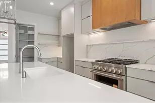 10723 SE 13th Cir, Vancouver, WA 98664 - Photo 11