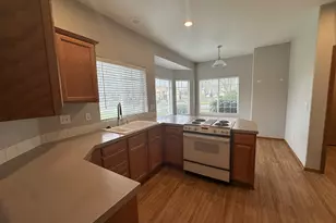 18877 Highland Dr, Oregon City, OR 97045 - Photo 9