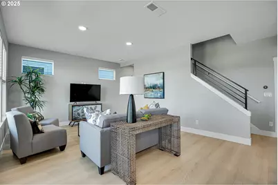 16489 NW Liberty St, Portland, OR 97229 - Photo 7